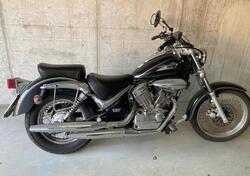 Suzuki VL 250 Intruder usata