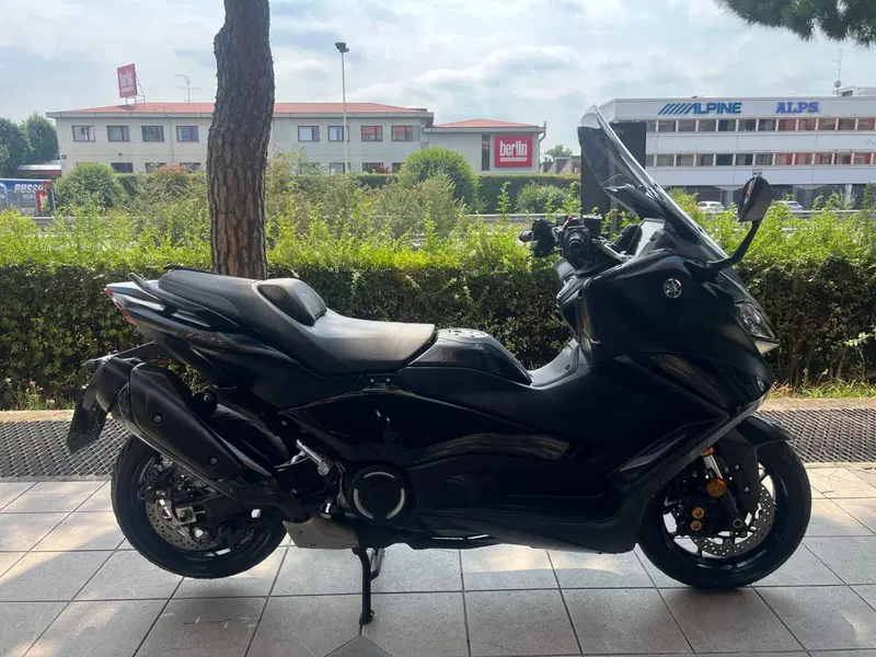 Yamaha T-Max 560 Tech Max (2022 - 24) (2)