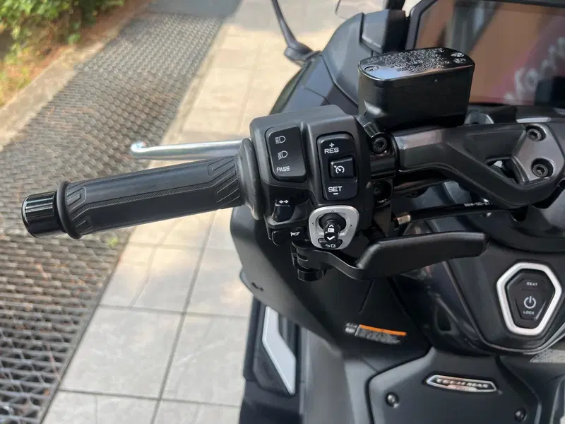 Yamaha T-Max 560 Tech Max (2022 - 24) (15)