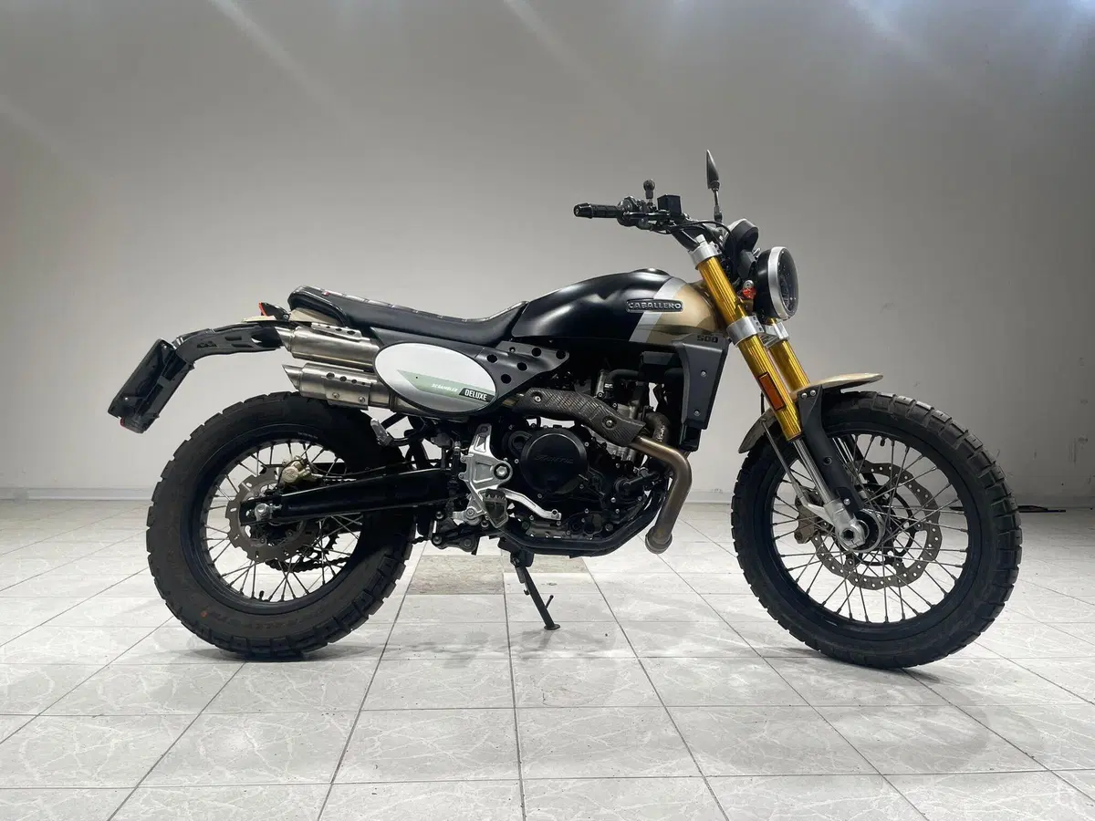 Fantic Motor Caballero 500 Scrambler Deluxe (2021 - 23) (5)