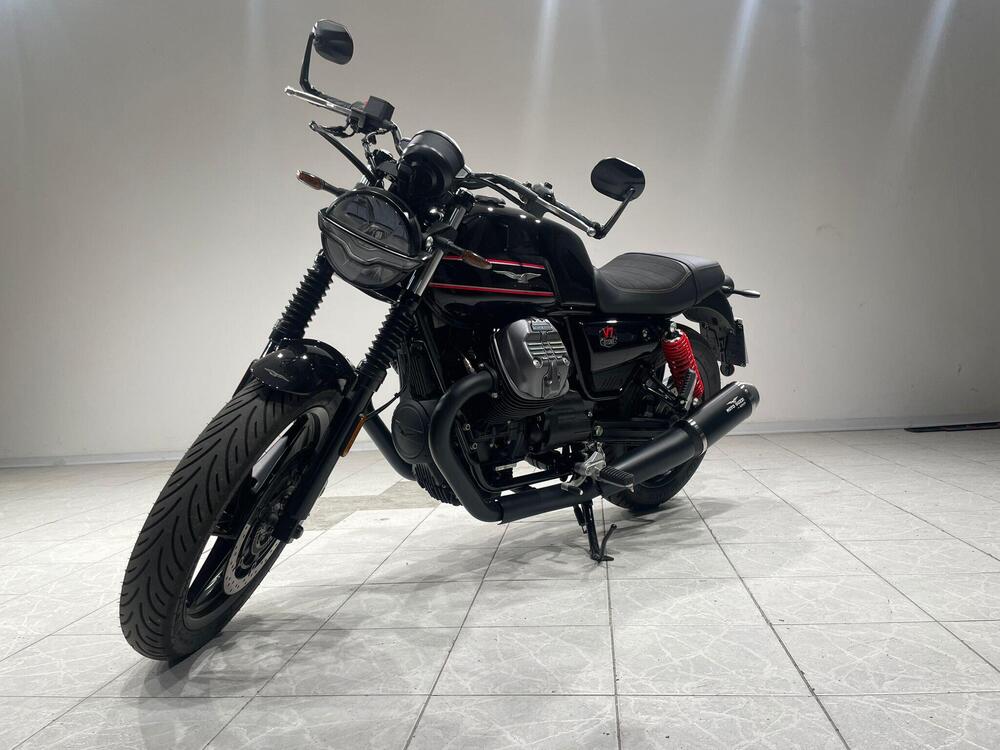 Moto Guzzi V7 Stone Special Edition (2022 - 25)