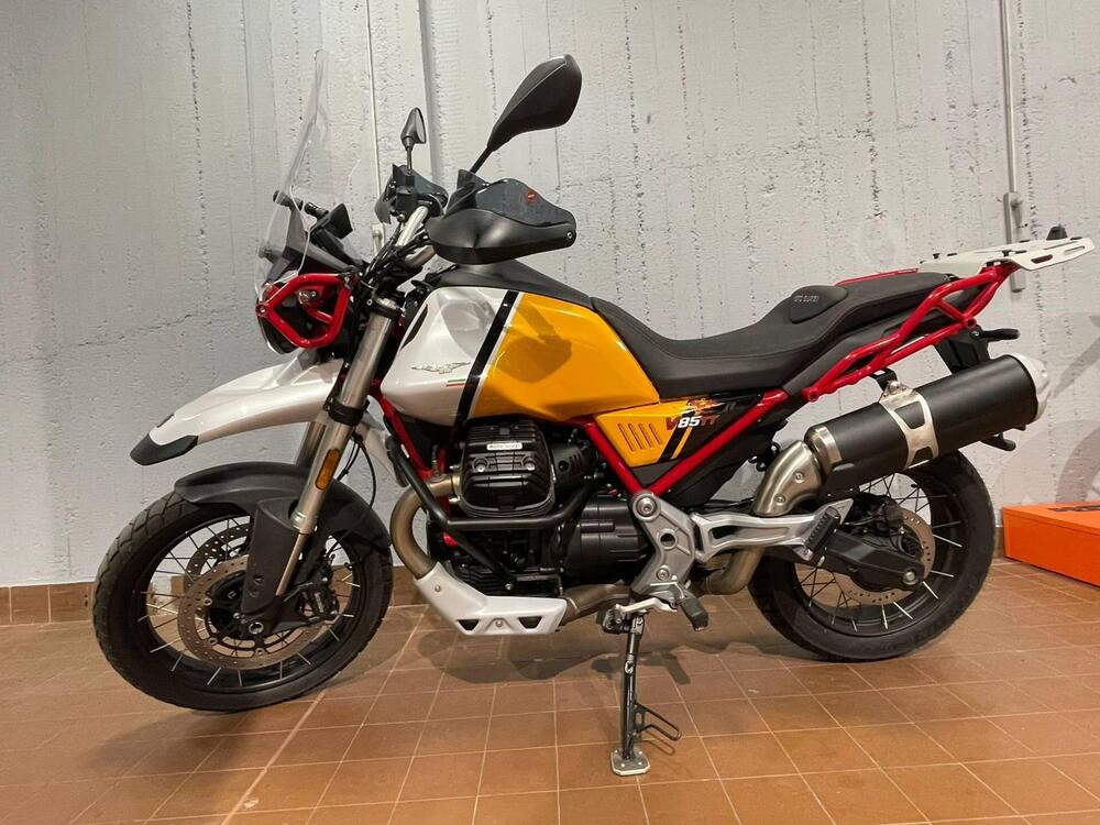 Moto Guzzi V85 TT Evocative Graphics (2021 - 23)