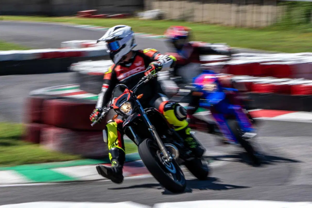 Beta RR 50 e RR 125 Motard TEST: 2 tempi vs 4 tempi, in pista! [VIDEO E GALLERY] (10)