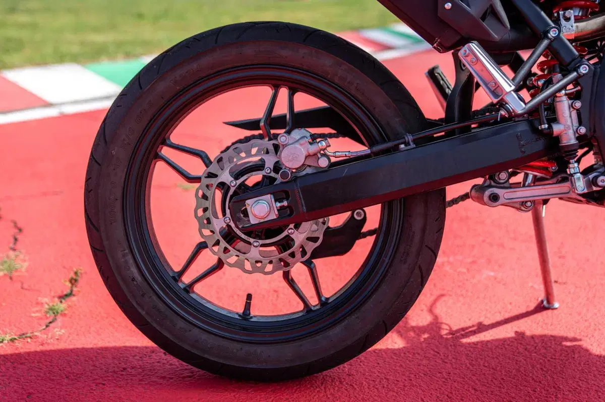 Beta RR 50 e RR 125 Motard TEST: 2 tempi vs 4 tempi, in pista! [VIDEO E GALLERY] (26)