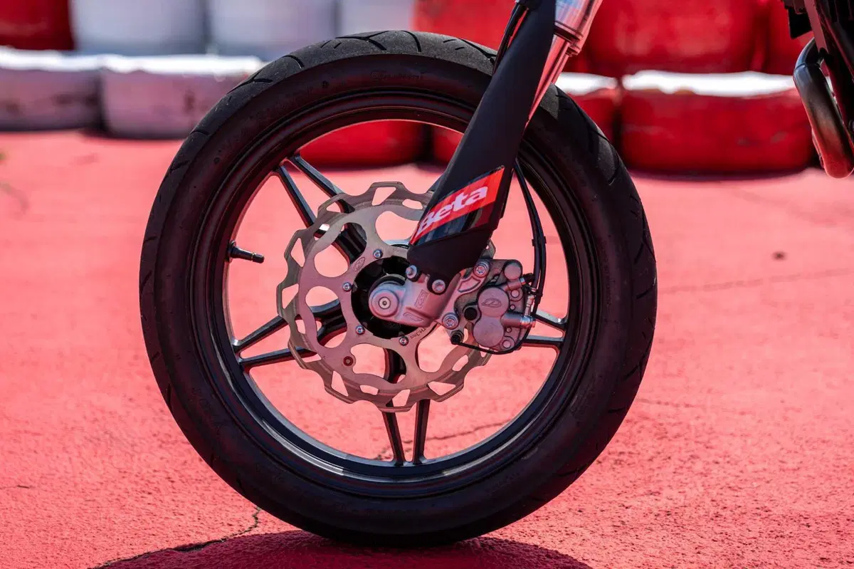 Beta RR 50 e RR 125 Motard TEST: 2 tempi vs 4 tempi, in pista! [VIDEO E GALLERY] (29)