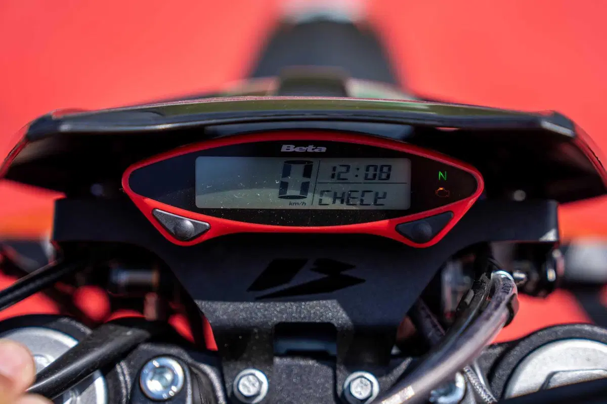 Beta RR 50 e RR 125 Motard TEST: 2 tempi vs 4 tempi, in pista! [VIDEO E GALLERY] (30)