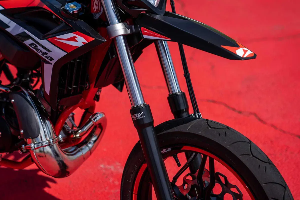 Beta RR 50 e RR 125 Motard TEST: 2 tempi vs 4 tempi, in pista! [VIDEO E GALLERY] (34)