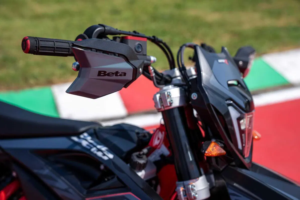 Beta RR 50 e RR 125 Motard TEST: 2 tempi vs 4 tempi, in pista! [VIDEO E GALLERY] (40)