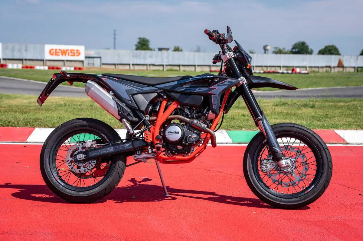 Beta RR 50 e RR 125 Motard TEST: 2 tempi vs 4 tempi, in pista! [VIDEO E GALLERY] (42)