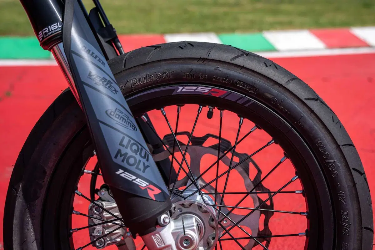 Beta RR 50 e RR 125 Motard TEST: 2 tempi vs 4 tempi, in pista! [VIDEO E GALLERY] (46)