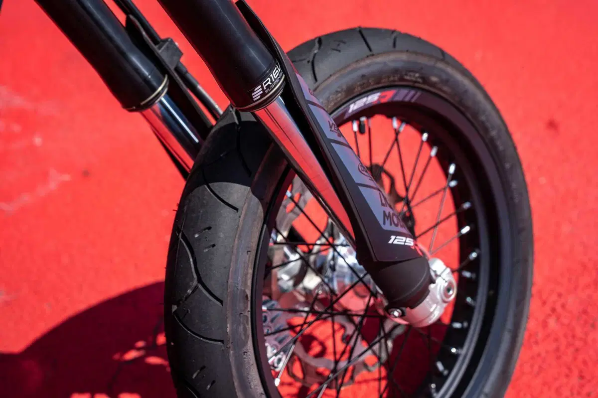 Beta RR 50 e RR 125 Motard TEST: 2 tempi vs 4 tempi, in pista! [VIDEO E GALLERY] (47)