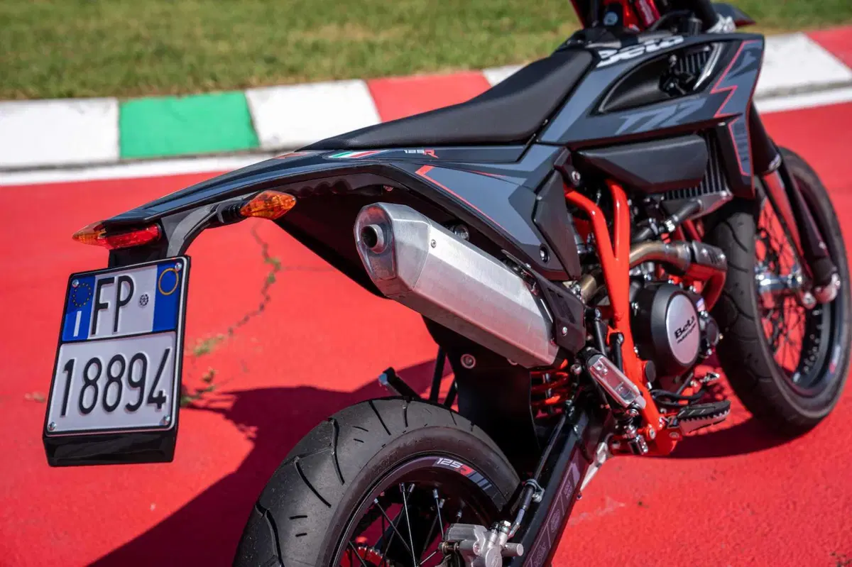 Beta RR 50 e RR 125 Motard TEST: 2 tempi vs 4 tempi, in pista! [VIDEO E GALLERY] (50)