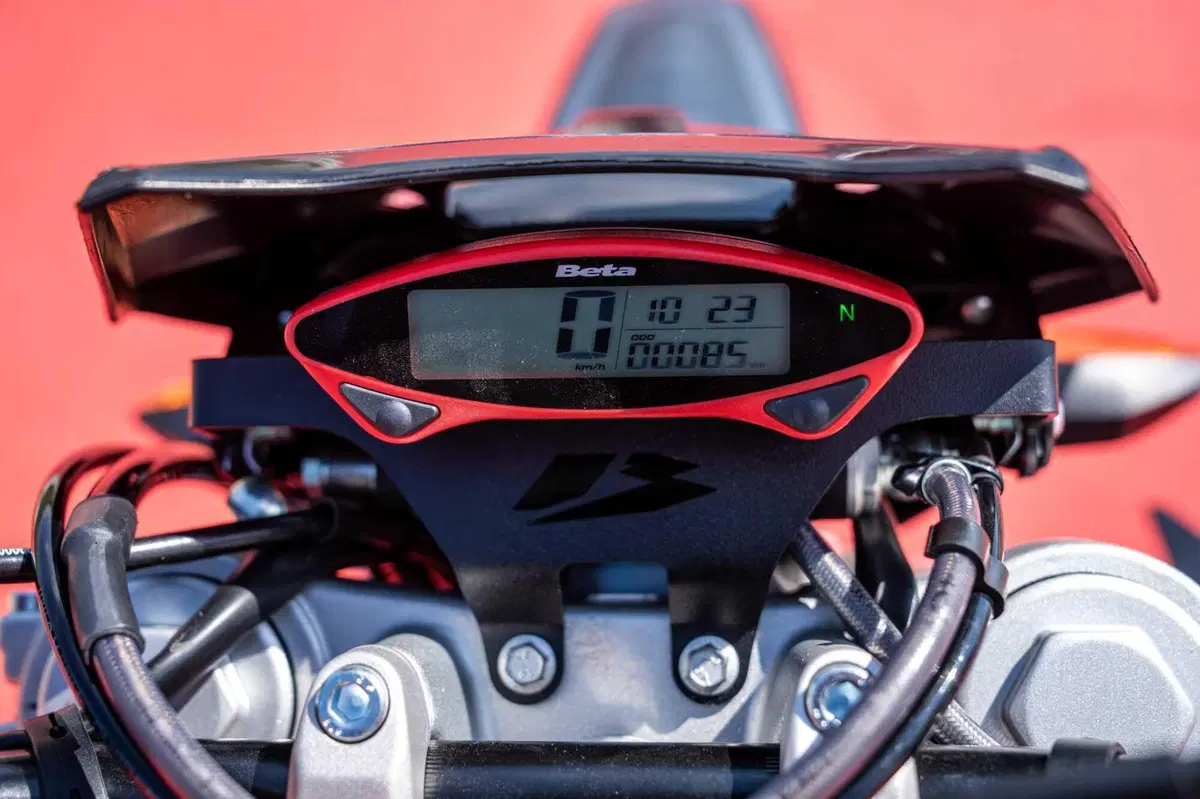 Beta RR 50 e RR 125 Motard TEST: 2 tempi vs 4 tempi, in pista! [VIDEO E GALLERY] (51)
