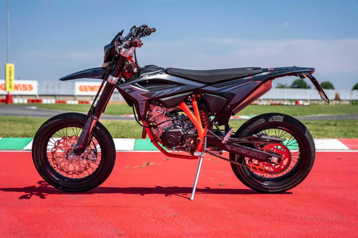 Beta RR 50 e RR 125 Motard TEST: 2 tempi vs 4 tempi, in pista! [VIDEO E GALLERY] (53)