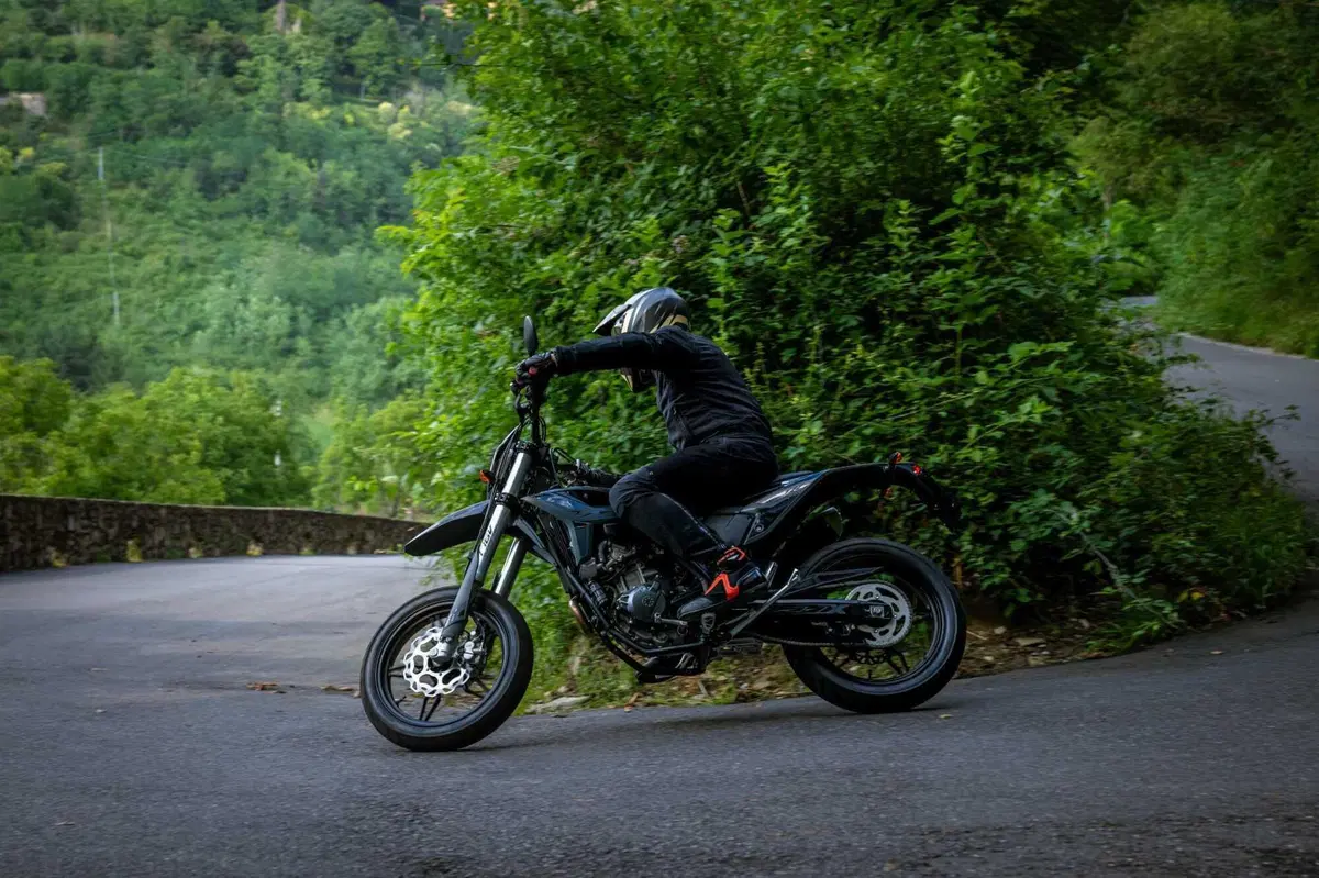 Beta RR 50 e RR 125 Motard TEST: 2 tempi vs 4 tempi, in pista! [VIDEO E GALLERY] (66)