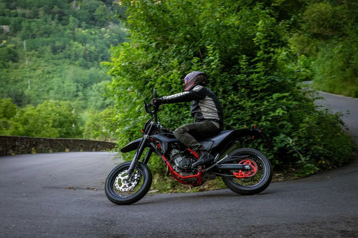 Beta RR 50 e RR 125 Motard TEST: 2 tempi vs 4 tempi, in pista! [VIDEO E GALLERY] (67)