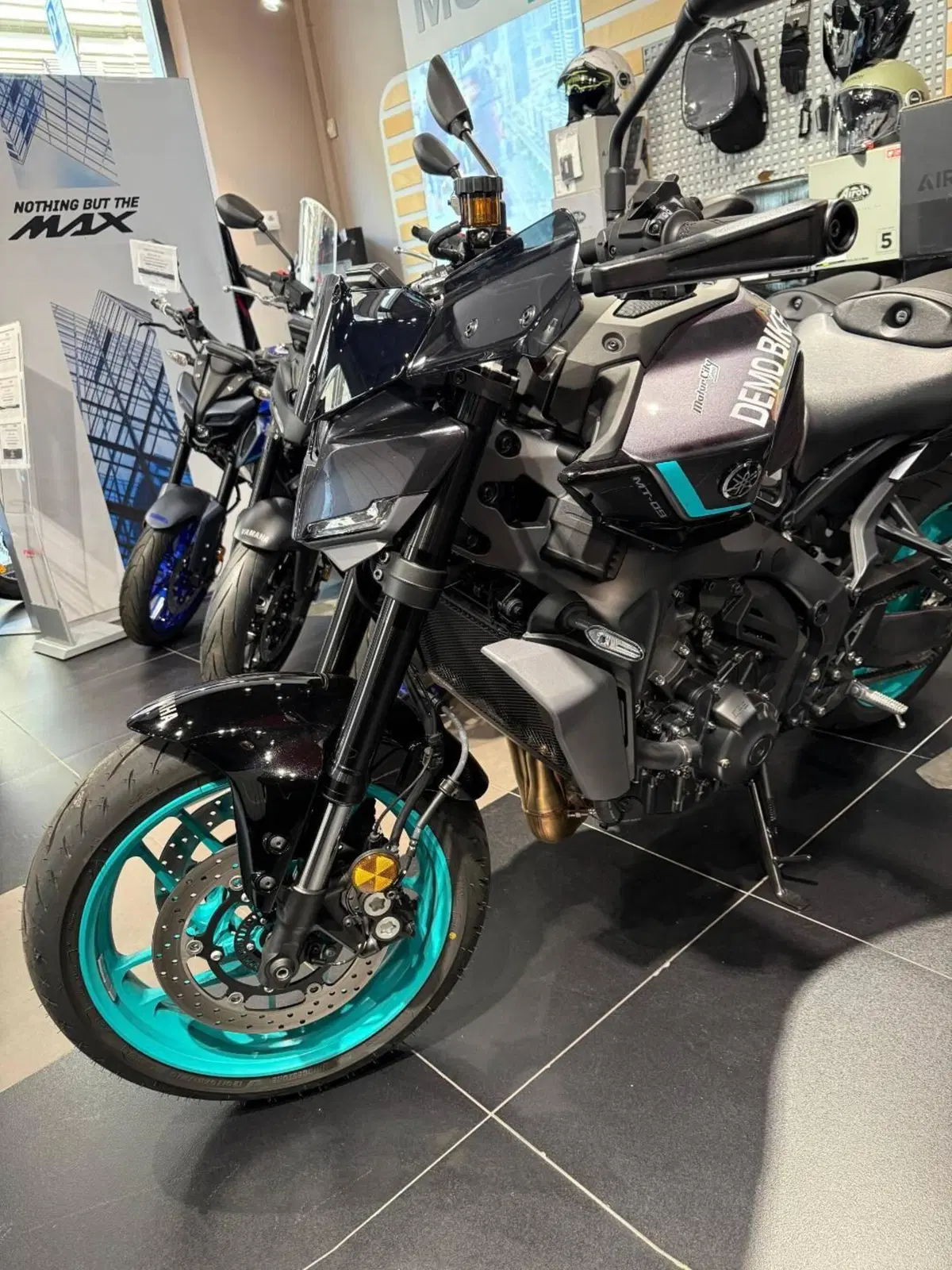 Yamaha MT-09 Y-AMT (2024 - 26) (2)