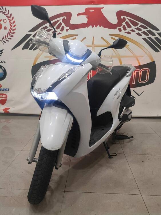 Honda SH 350 (2021 - 24) (3)