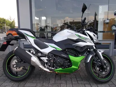 Kawasaki Z7 Hybrid (2024 - 26) usata