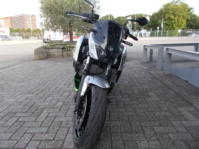 Kawasaki Z7 Hybrid (2024 - 26) (3)