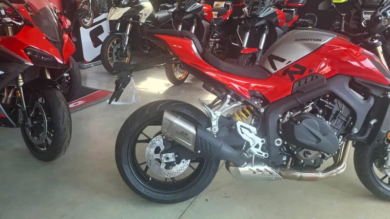 QJ Motor SRK 800 (2025 - 26) (3)