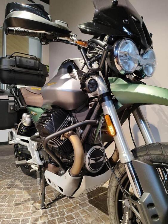 Moto Guzzi V85 TT Centenario (2021 - 22) (3)