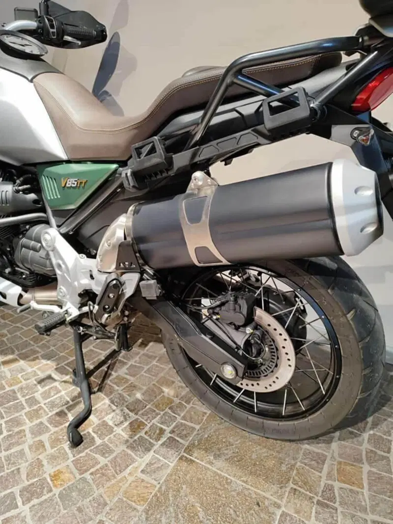 Moto Guzzi V85 TT Centenario (2021 - 22) (10)