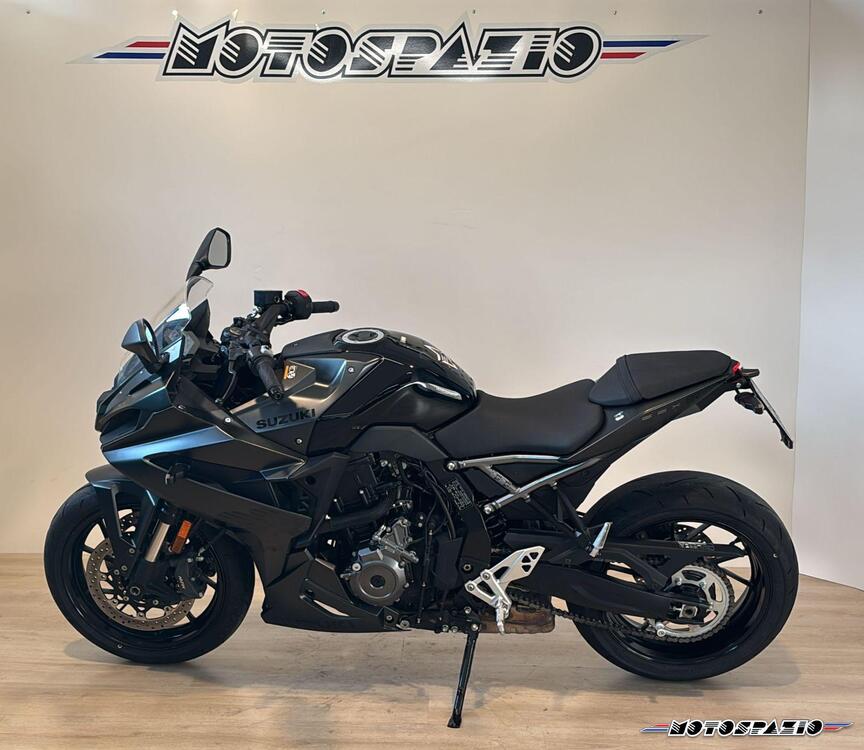 Suzuki GSX-8R (2024 - 25) (3)