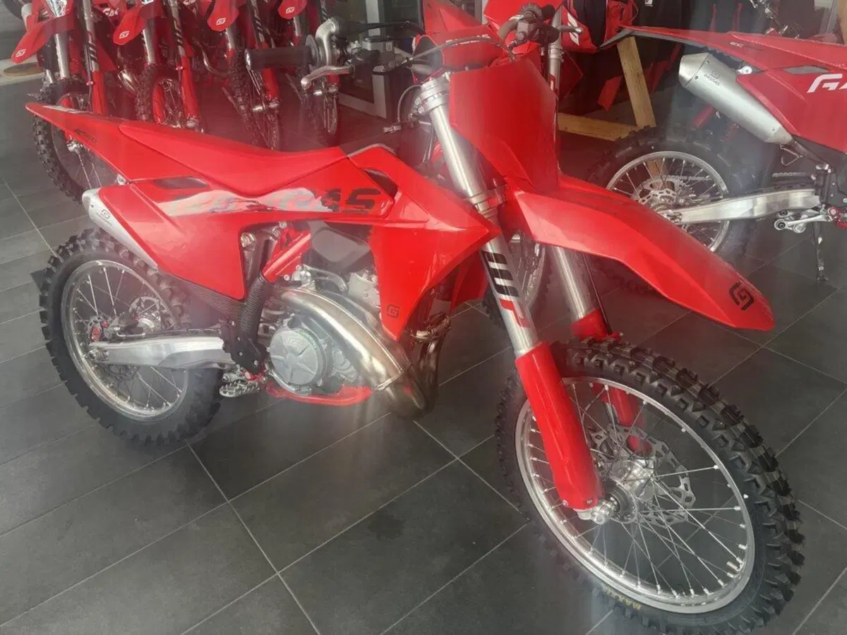 GASGAS MC 300 (2025)