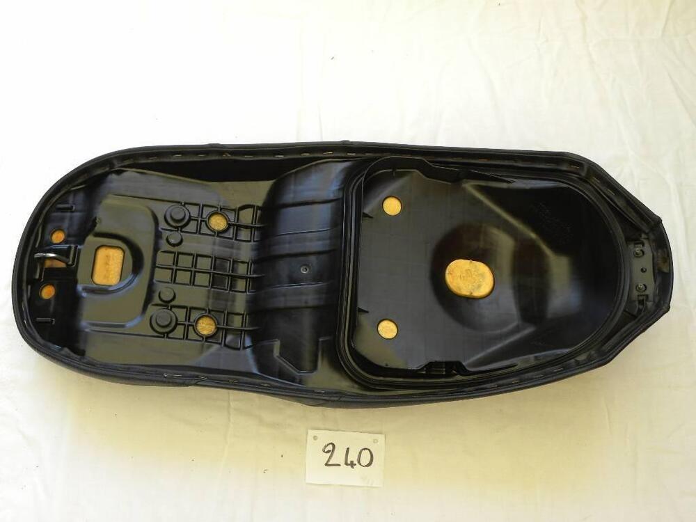 Sella Honda SH 300 i (n. 240), cod: 77200-KTW-9000 (3)