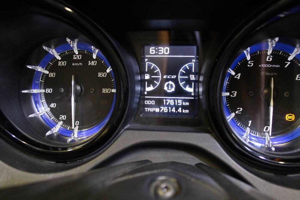 Yamaha T-Max 530 (2017 - 19) (3)