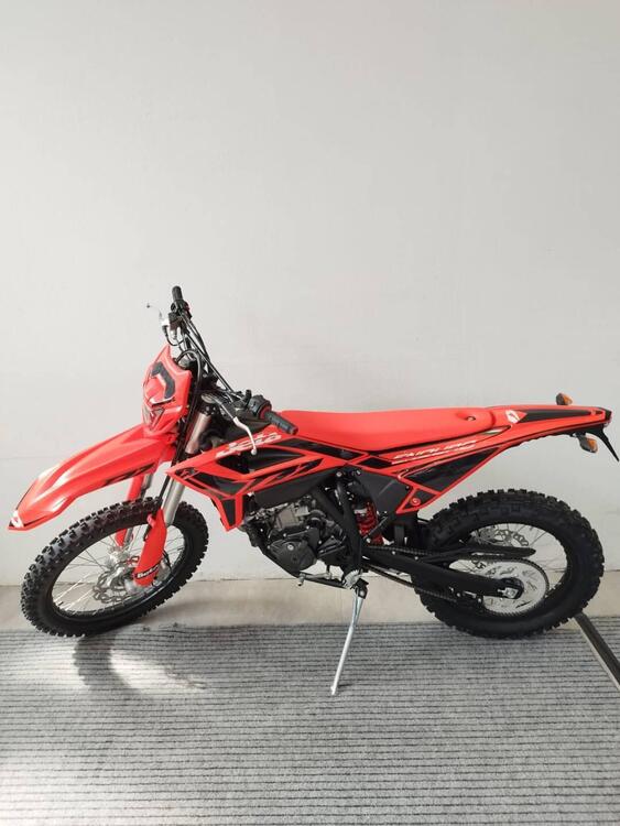 Betamotor RR 125 4T Enduro T (2025) (2)