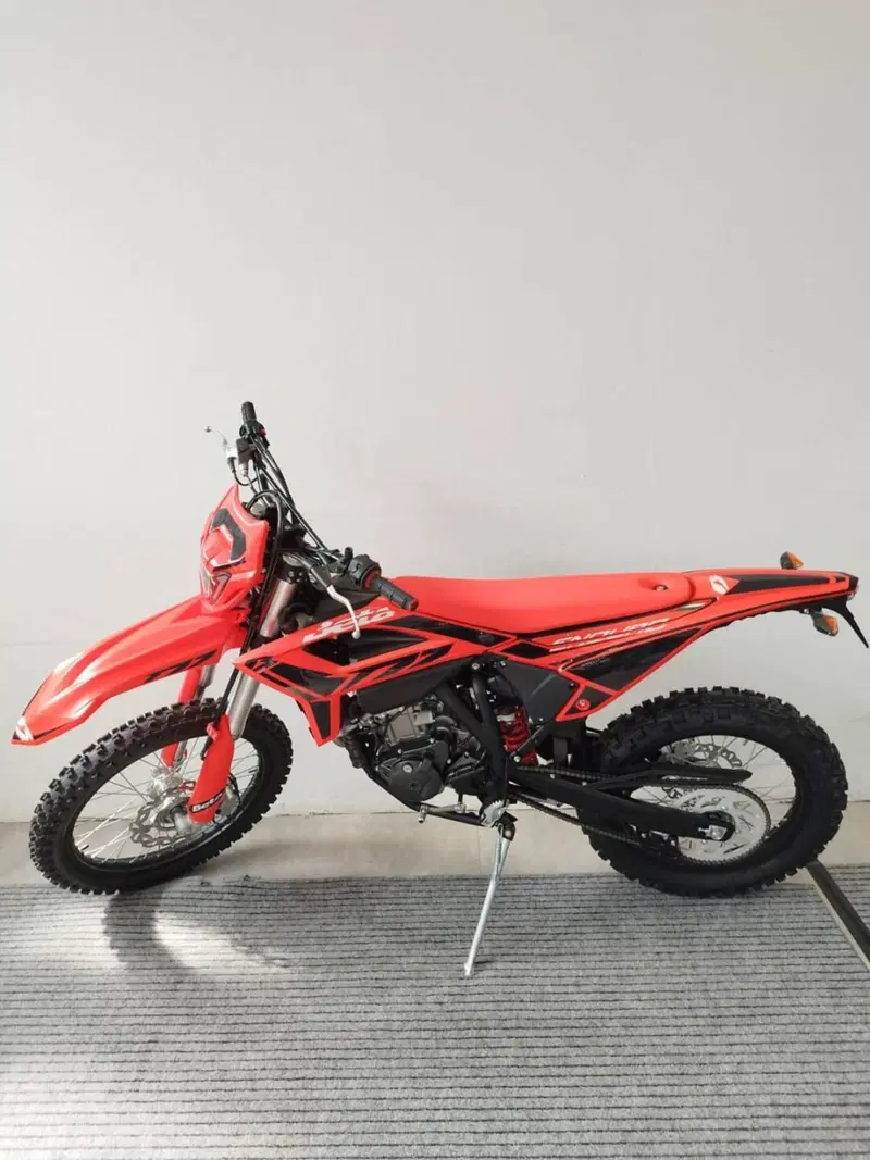 Betamotor RR 125 4T Enduro T (2025 - 26) (2)