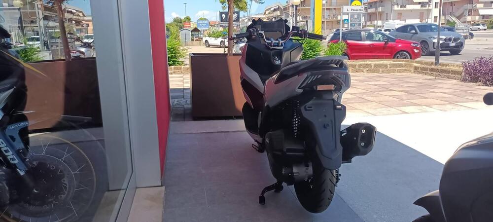 QJ Motor MTX 300 (2025) (4)