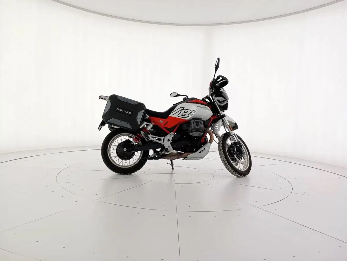 Moto Guzzi V85 TT (2024 - 26) (5)