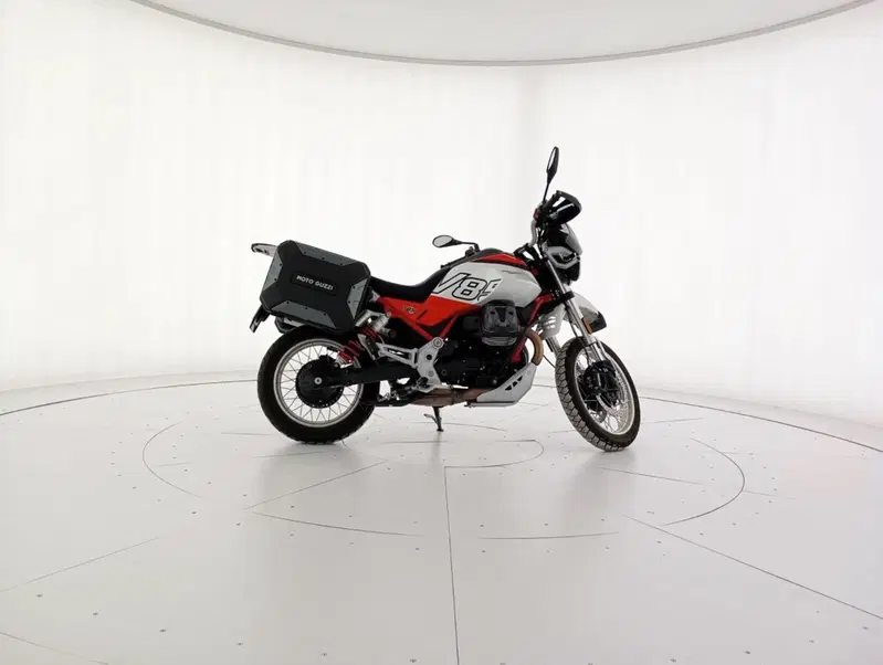 Moto Guzzi V85 TT (2024 - 26) (5)