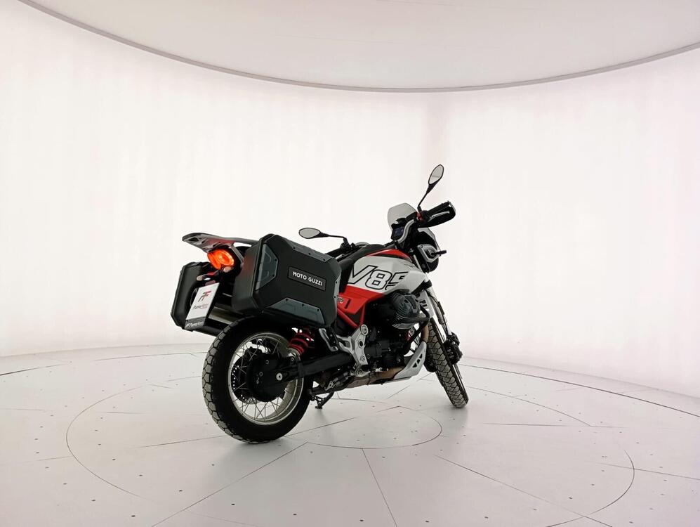 Moto Guzzi V85 TT (2024 - 25) (4)