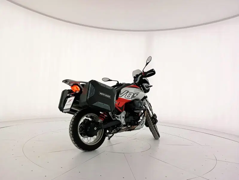Moto Guzzi V85 TT (2024 - 26) (4)