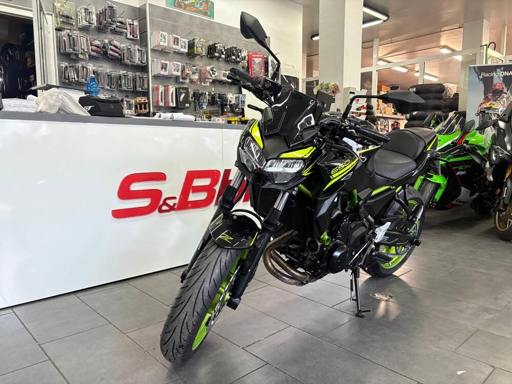 Kawasaki Z 650 (2021 - 24) (2)