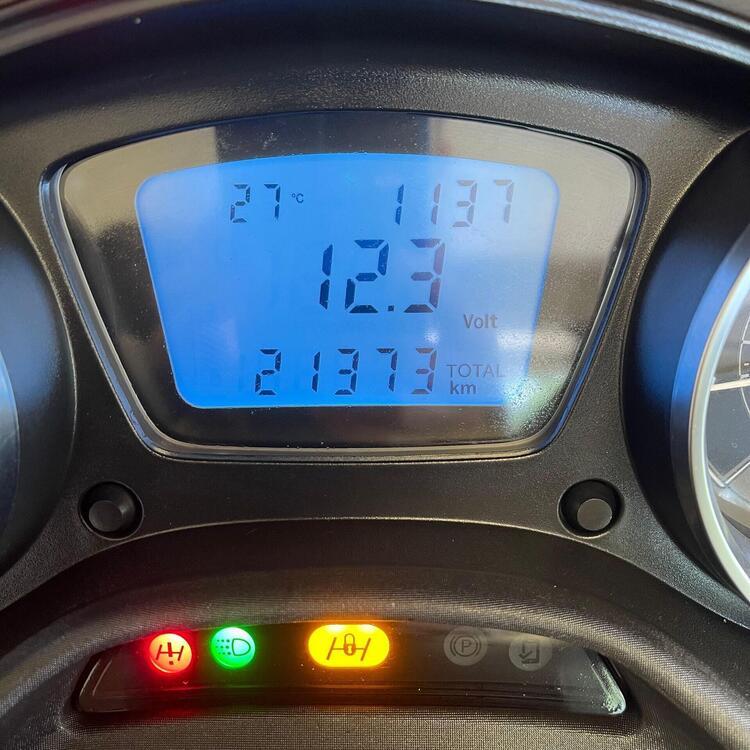 Piaggio MP3 400 ABS Hpe (2023 - 25) (2)