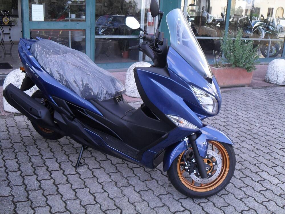 Suzuki Burgman 400 (2025) (4)