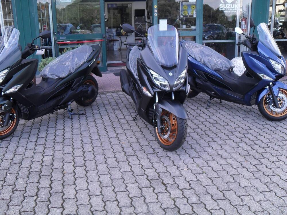 Suzuki Burgman 400 (2025)