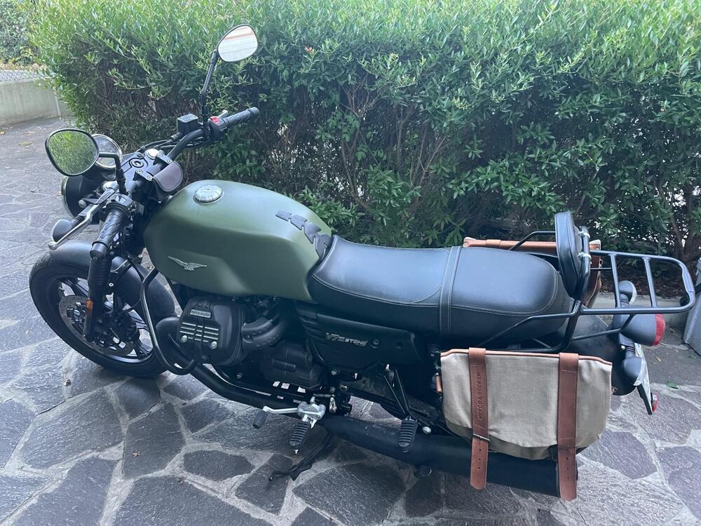 Moto Guzzi V7 III Stone (2017 - 20)