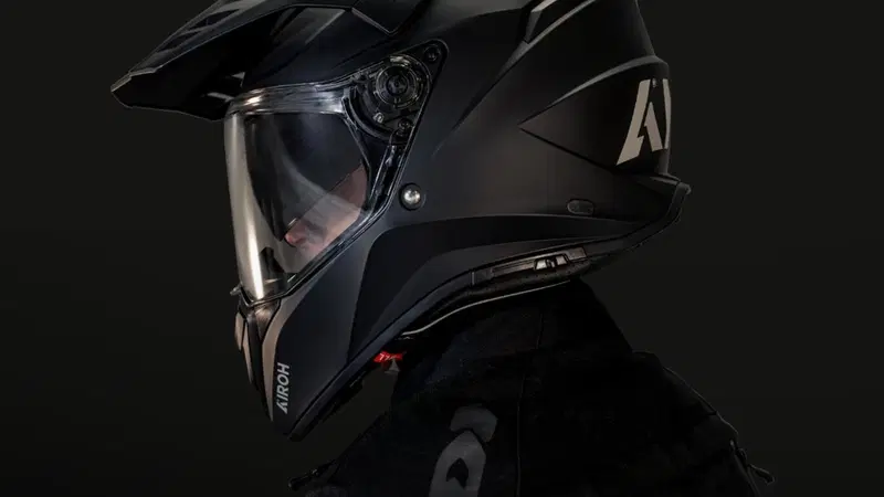 Touring o avventura, citt&agrave; o off road? Airoh Bandit