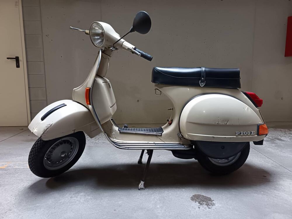 Piaggio vespa  p 200 e