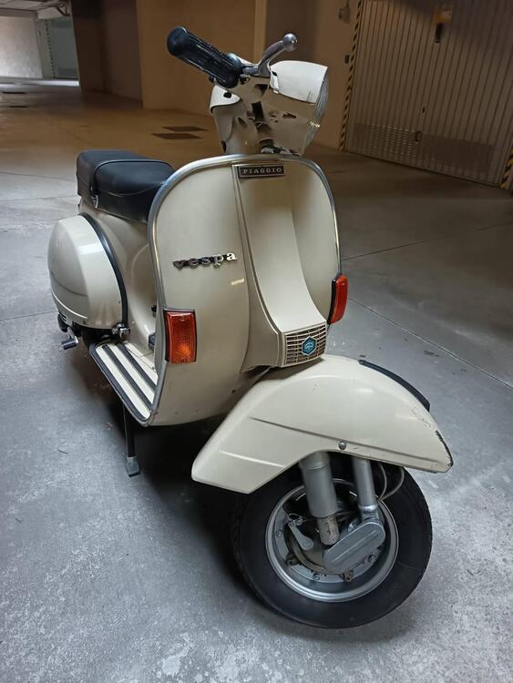 Piaggio vespa  p 200 e (3)
