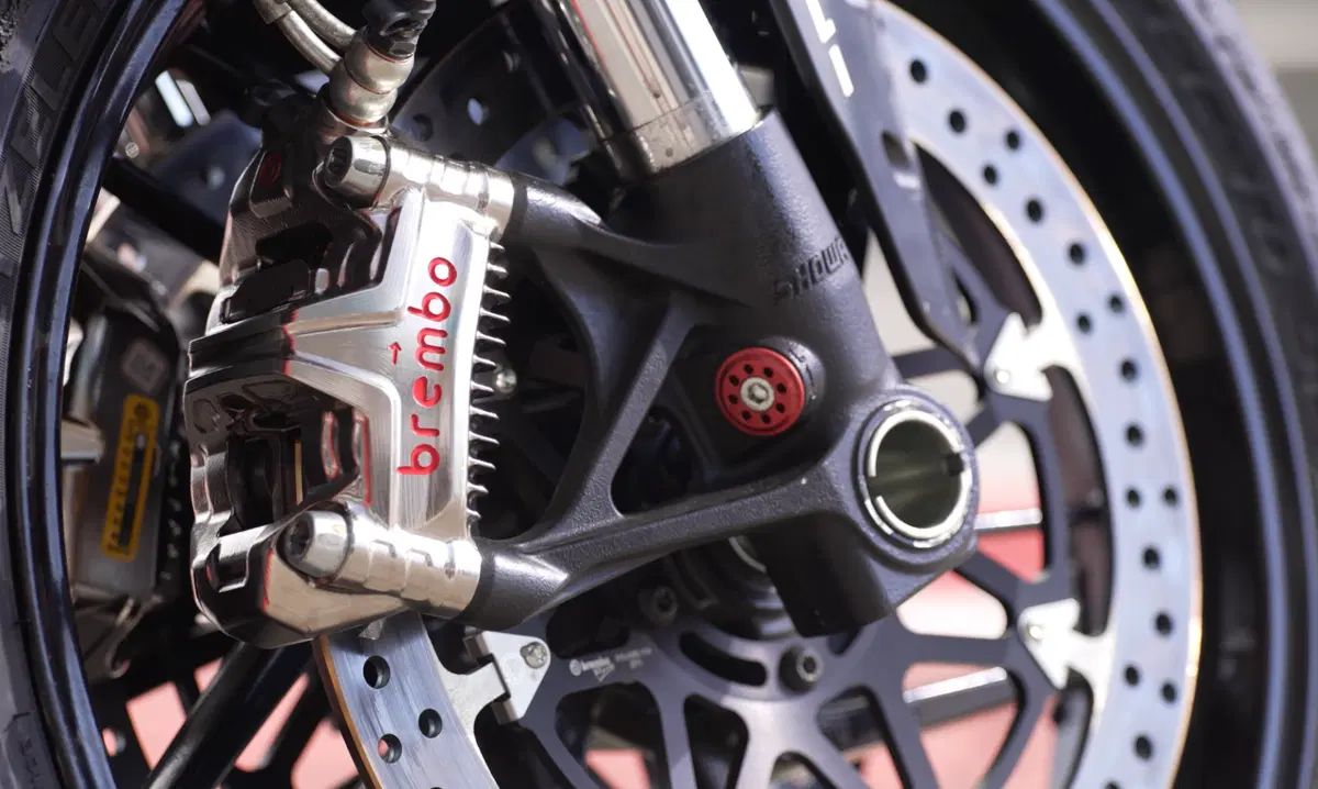 Impianto frenante Brembo (8)