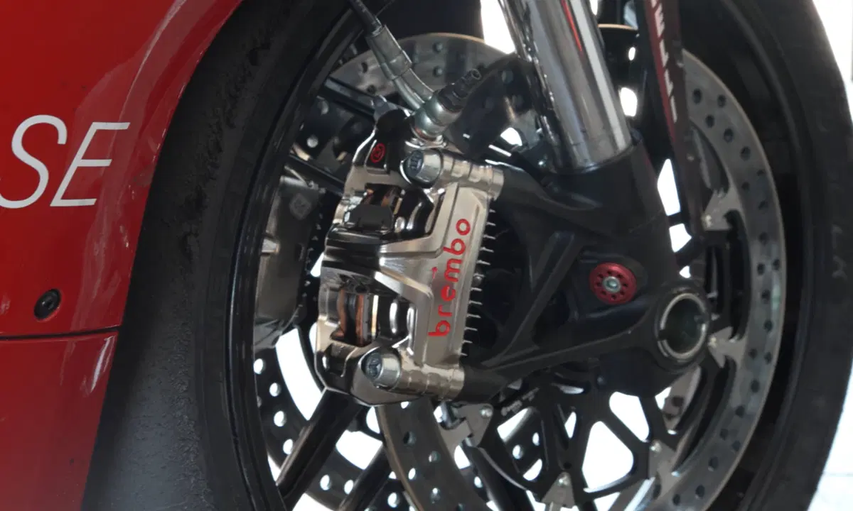 Impianto frenante Brembo (11)