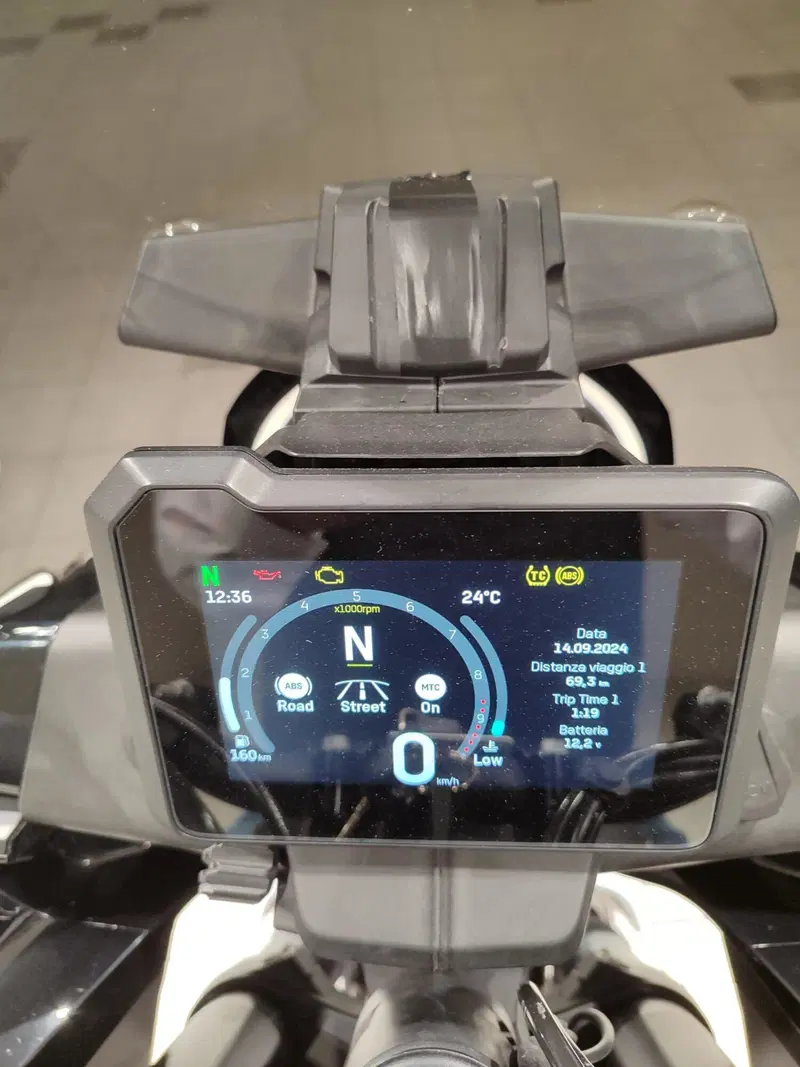 Husqvarna Norden 901 (2022 - 26) (7)