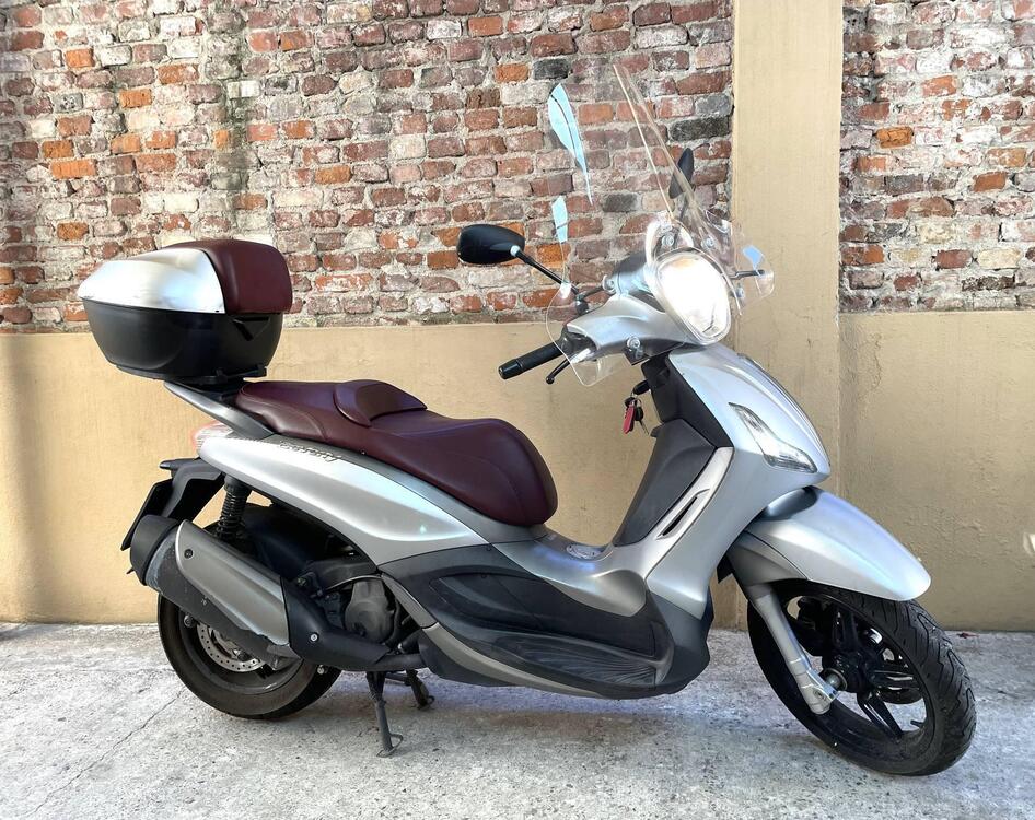 Piaggio Beverly 350 SportTouring ie ABS (2011 - 17)